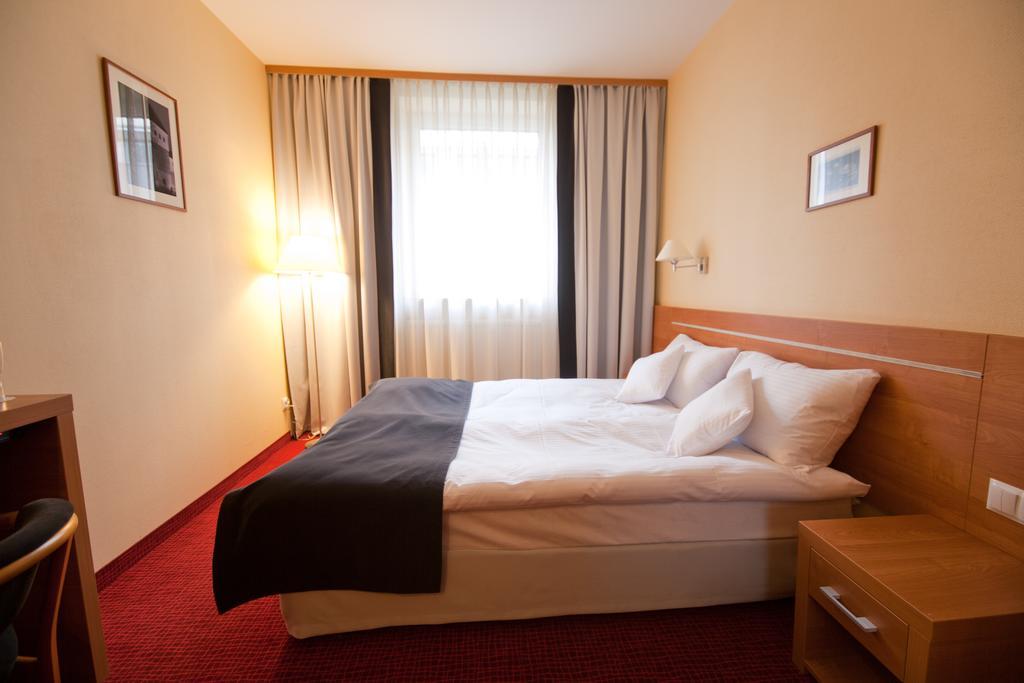 Hotel Malinowski Business Gliwice Oda fotoğraf